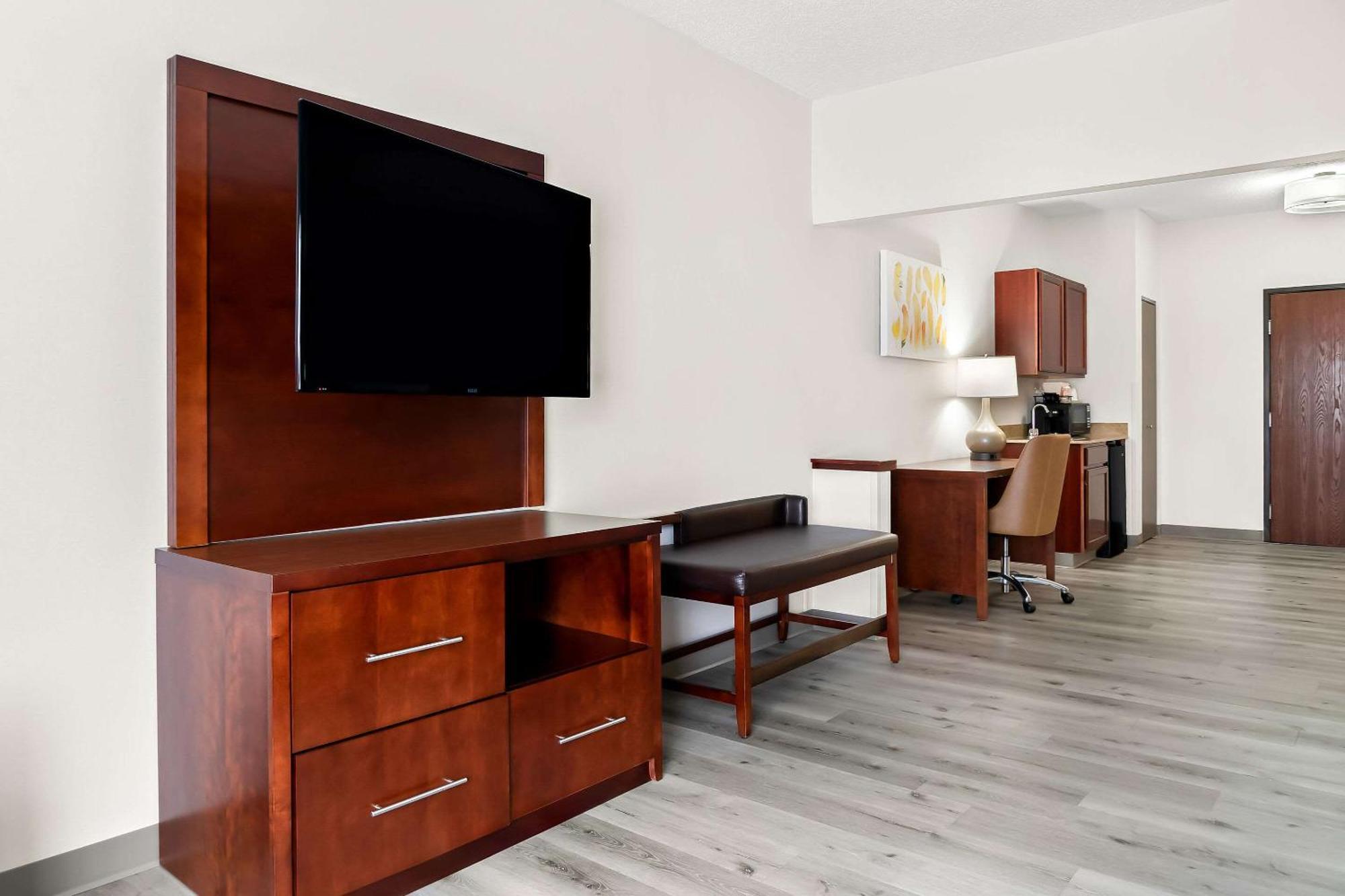Comfort Suites Southfield-Detroit Luaran gambar